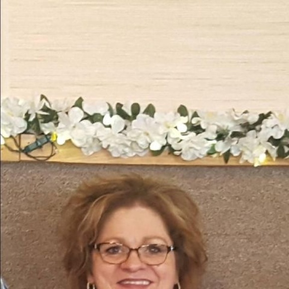 Meet your Posher, Lori - Picture 1 of 1